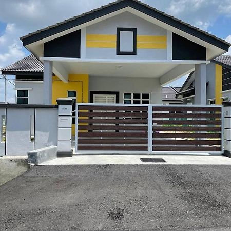 Bungalow Homestay Jasin Malacca Екстер'єр фото