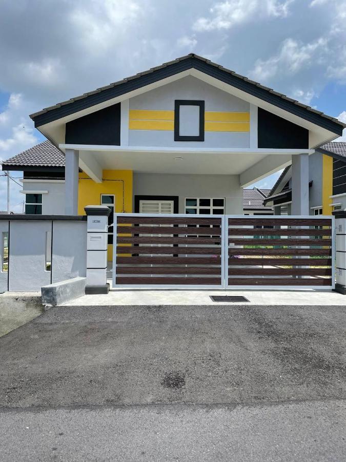 Bungalow Homestay Jasin Malacca Екстер'єр фото